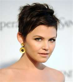 layered cut for short thick wavy hair